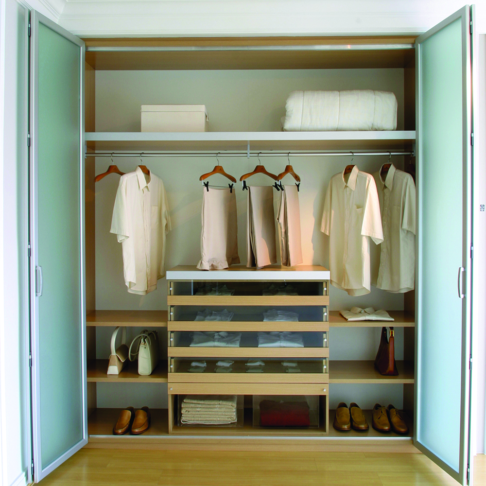 Overlay BiFolding Door Track System Nikpol